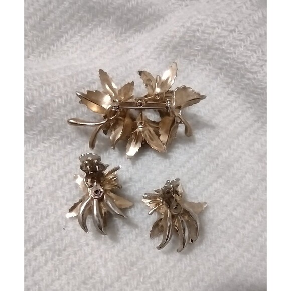 Vintage 1950s Lilly Rose Brooch Pin Earring Set - Purple Enamel Flowers & Pearls - Picture 5 of 12